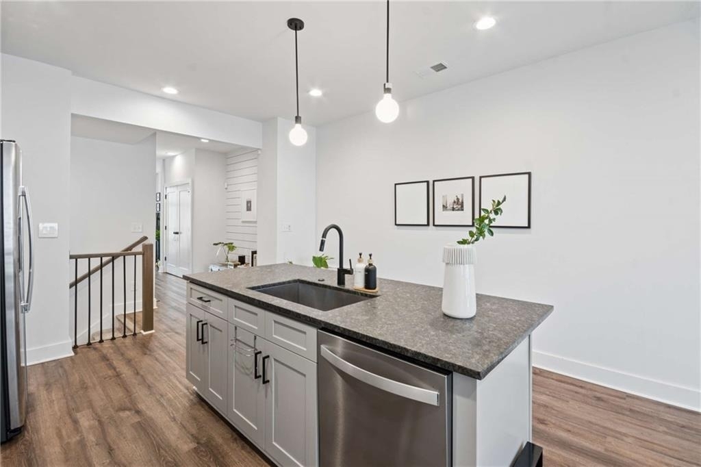 1350 May Avenue Se - Photo 14