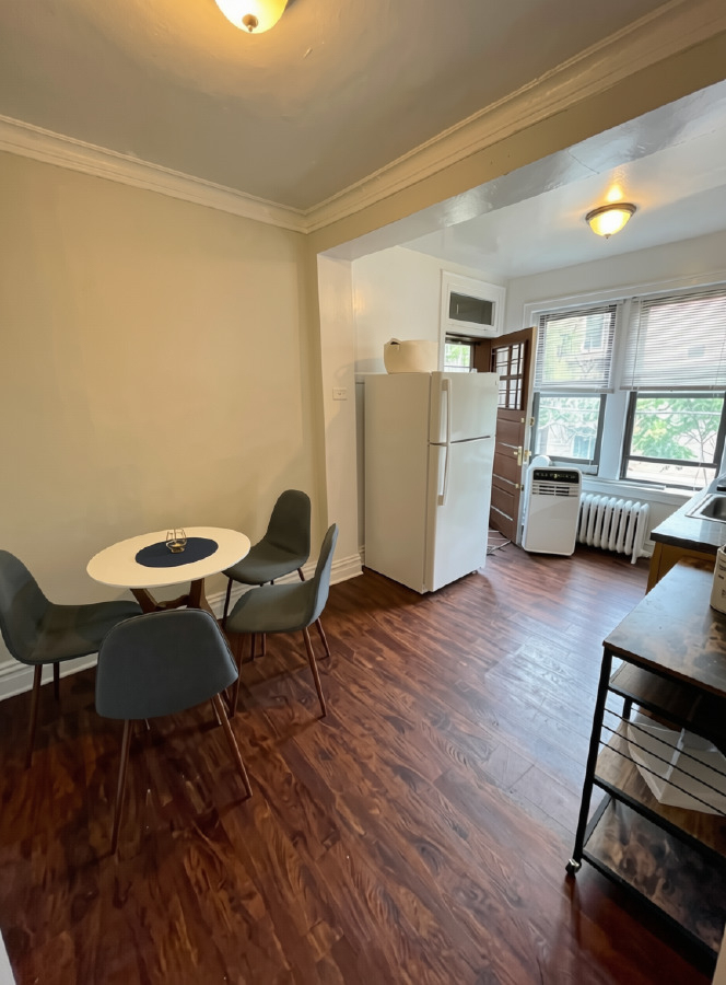 639 W Roscoe Street - Photo 5