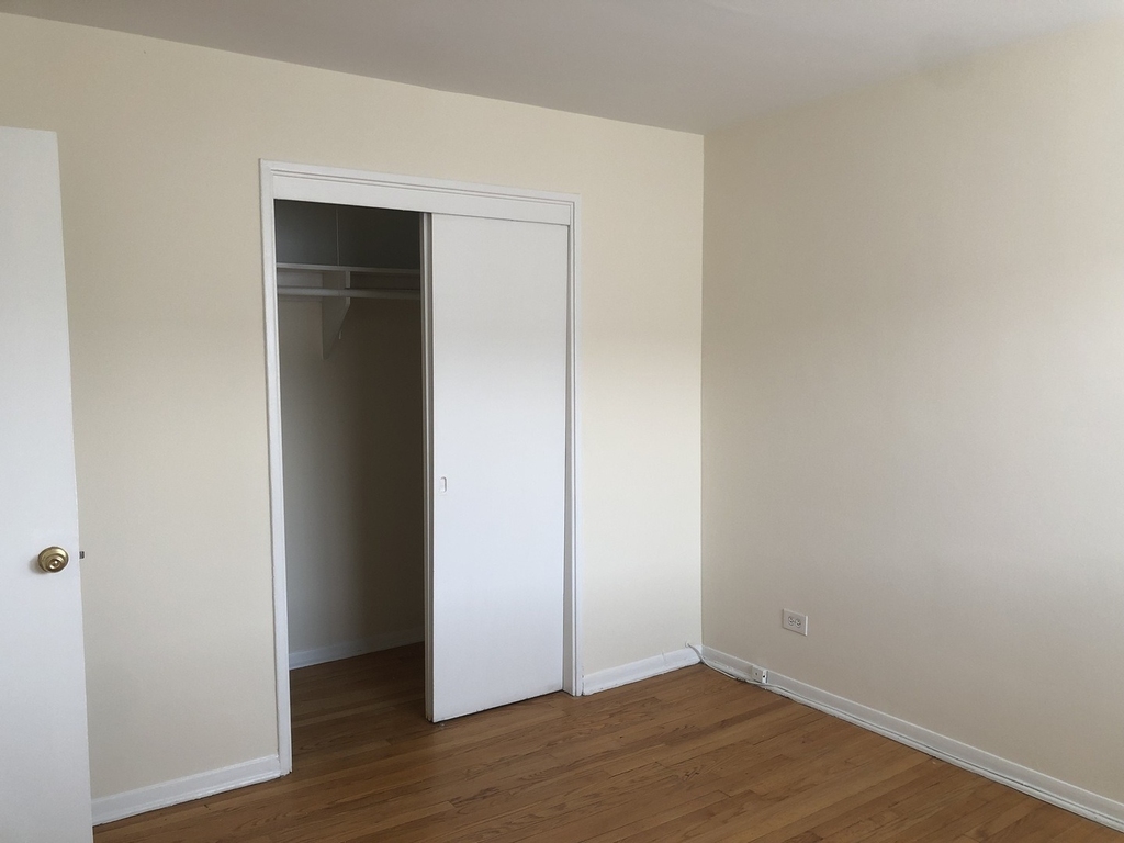 6130 N Seeley Avenue - Photo 8
