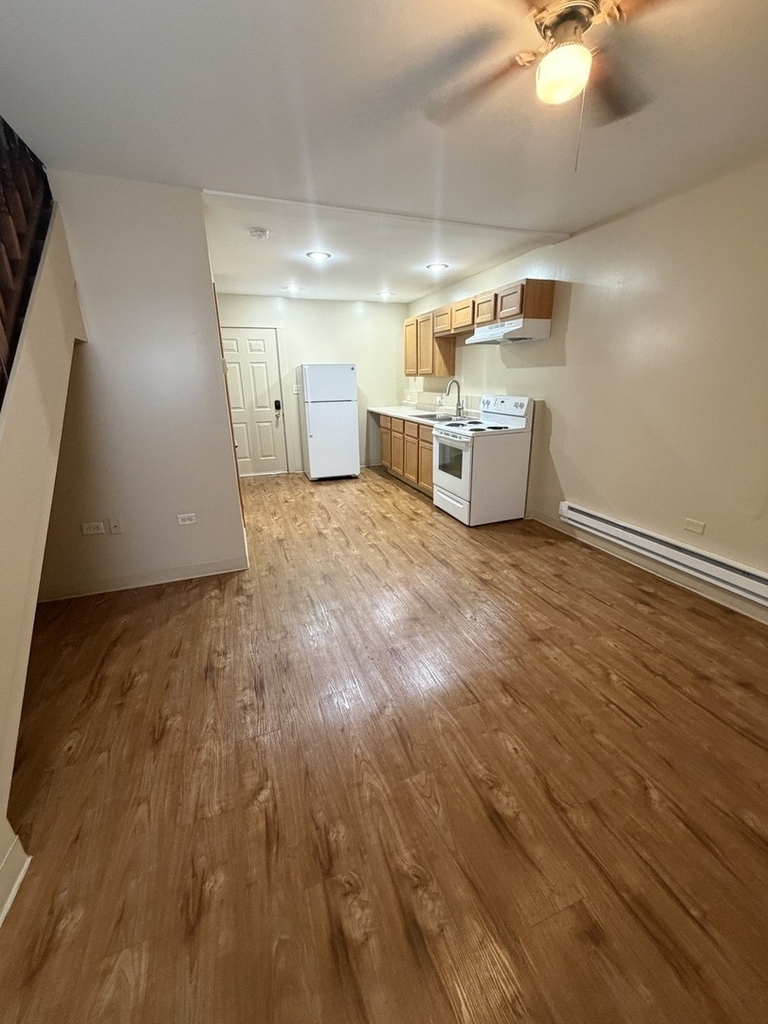 690 W Judson Street - Photo 1