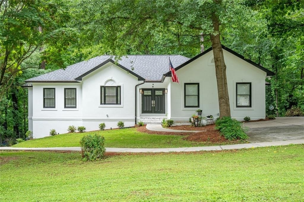 3924 Ashford Dunwoody Road Ne - Photo 0