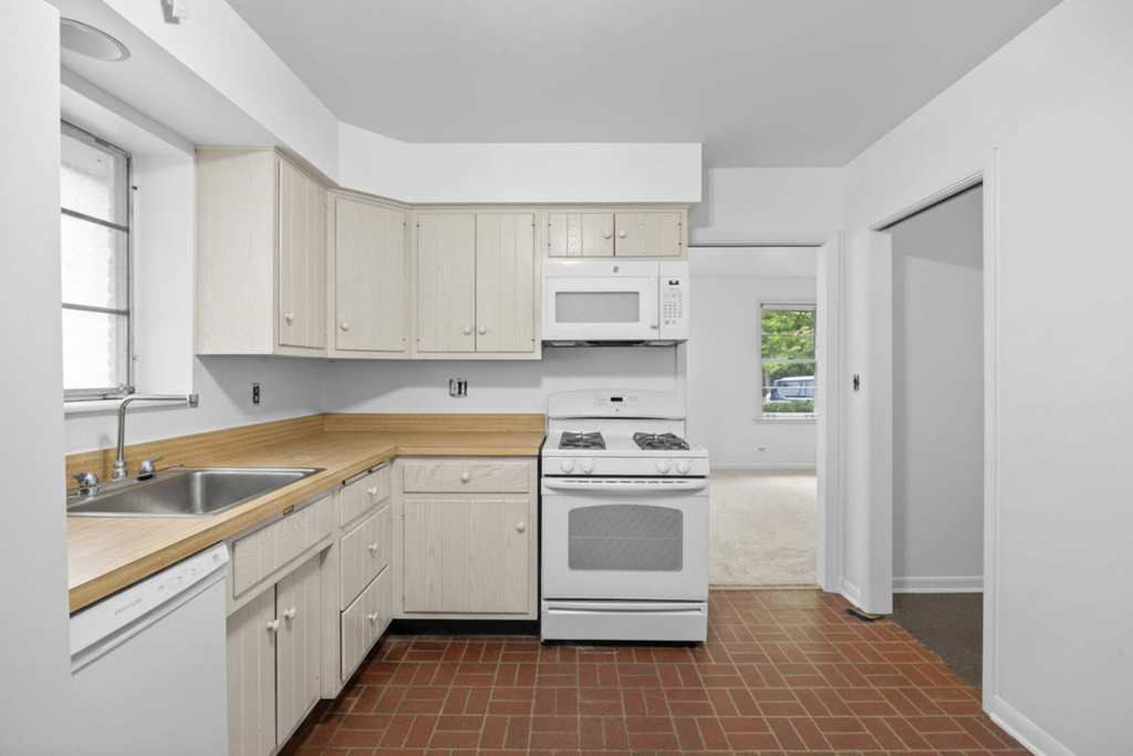 934 Yale Street - Photo 6