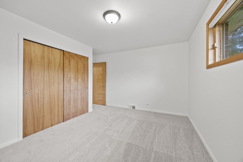 934 Yale Street - Photo 11