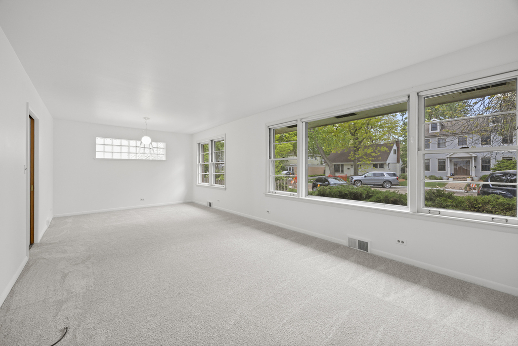 934 Yale Street - Photo 4