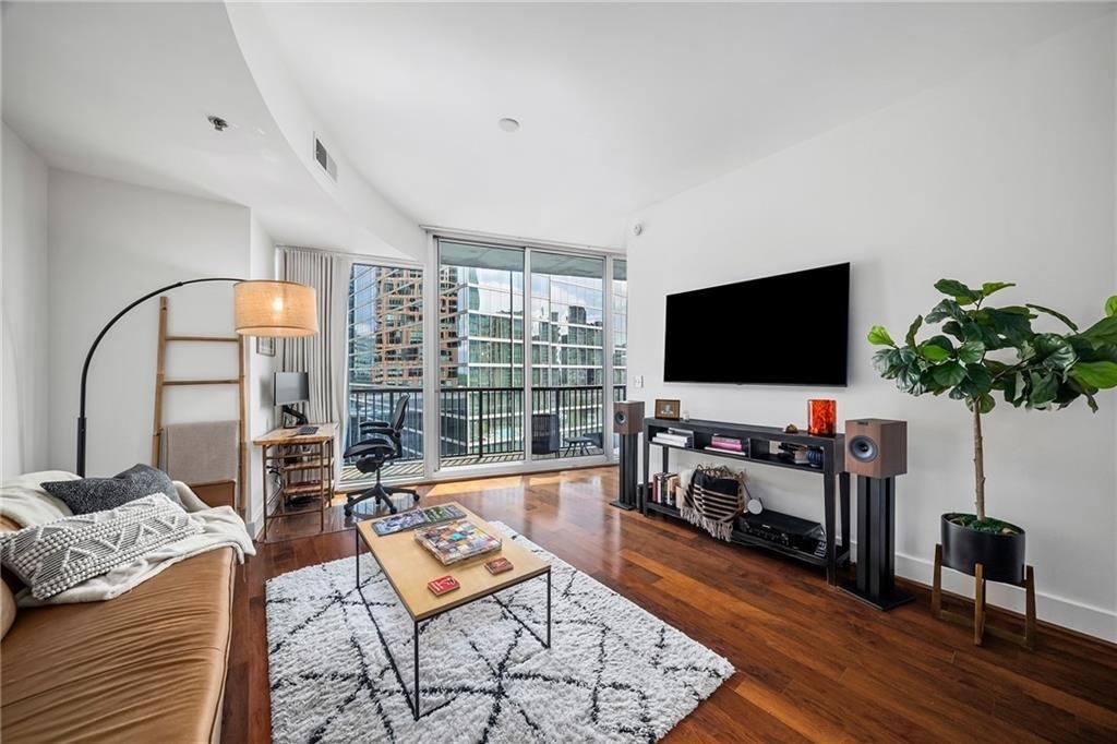 1080 Peachtree Street Ne - Photo 6