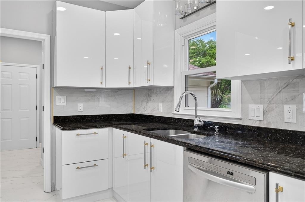 475 Trammell Drive - Photo 14