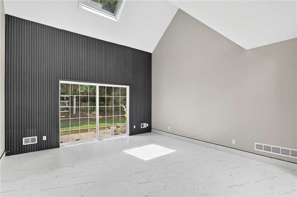 475 Trammell Drive - Photo 3