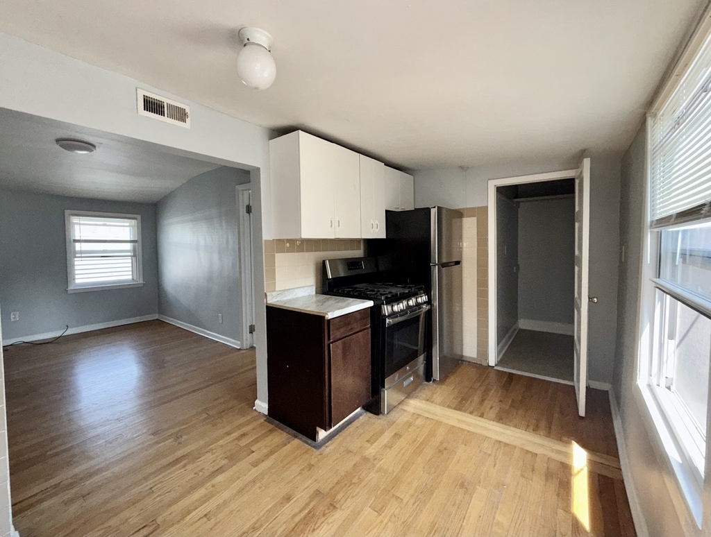 2531 N Tripp Avenue - Photo 1