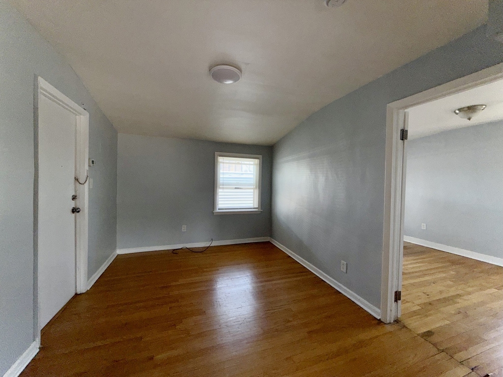 2531 N Tripp Avenue - Photo 5
