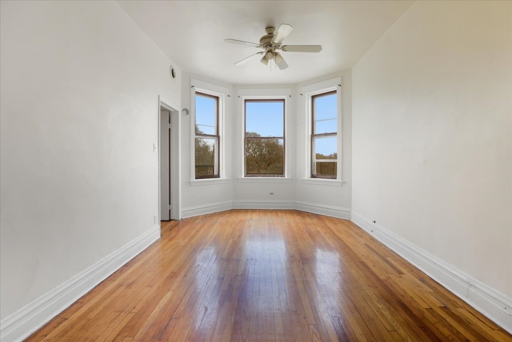 3133 W Augusta Boulevard - Photo 1