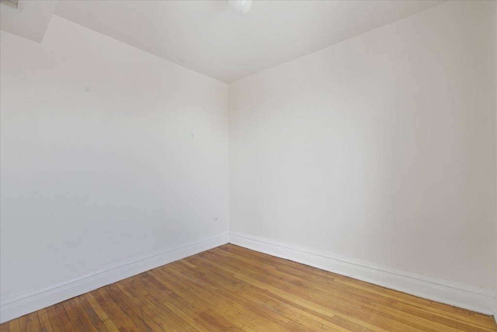 3133 W Augusta Boulevard - Photo 9