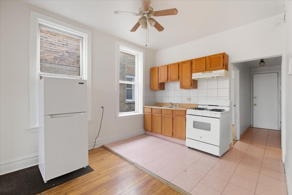 3133 W Augusta Boulevard - Photo 7