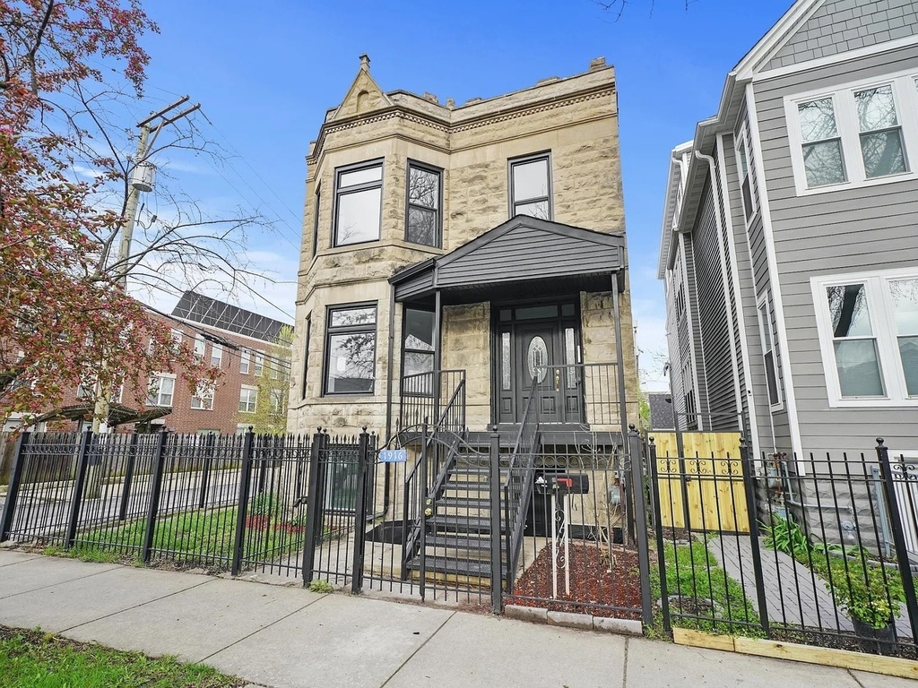 1916 N Ridgeway Avenue - Photo 0