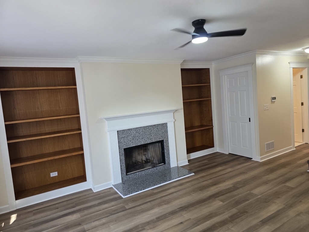 221 N Walnut Street - Photo 2