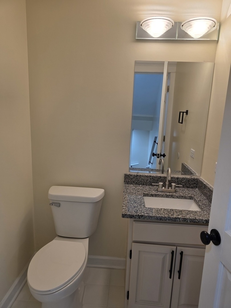 221 N Walnut Street - Photo 6