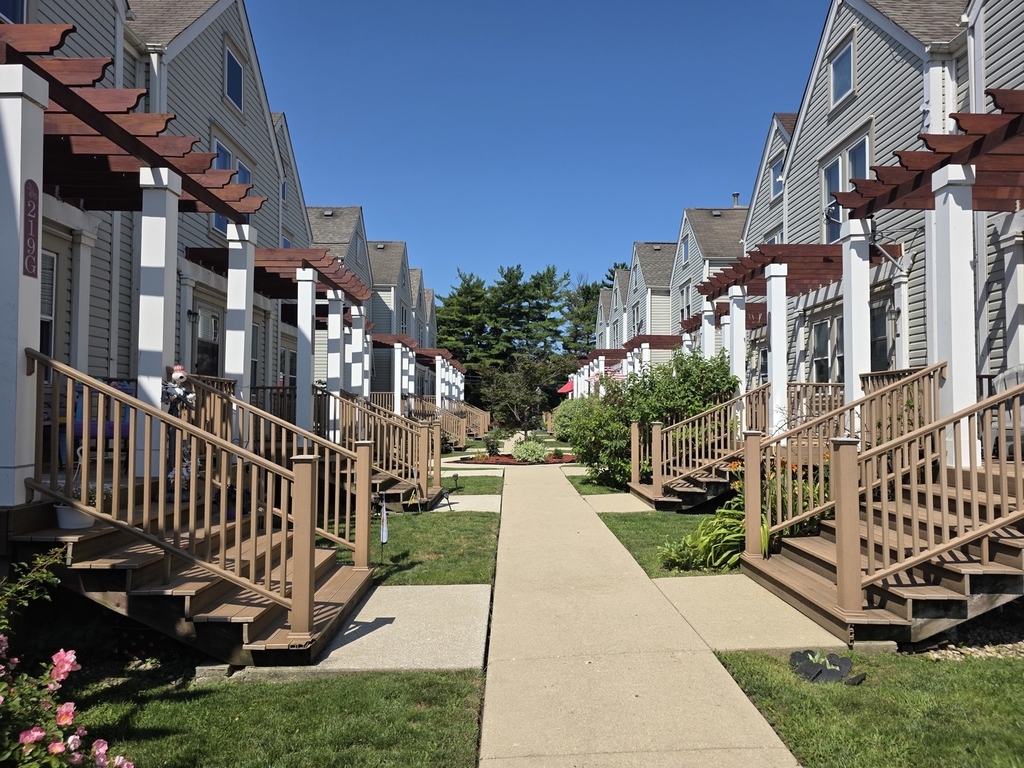 221 N Walnut Street - Photo 1