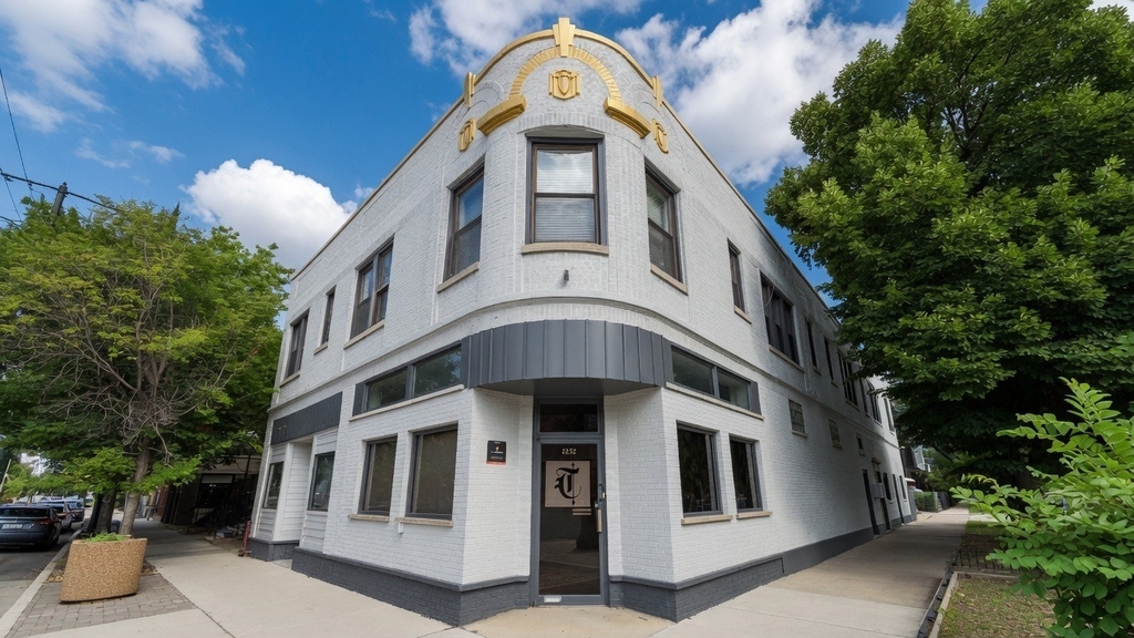 4006 N Bell Avenue - Photo 0