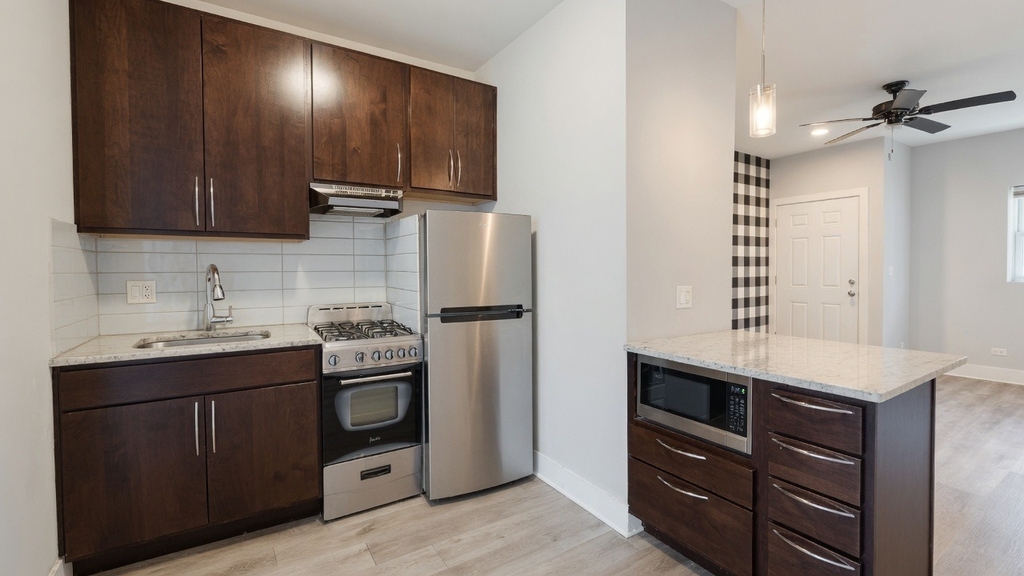 4006 N Bell Avenue - Photo 1