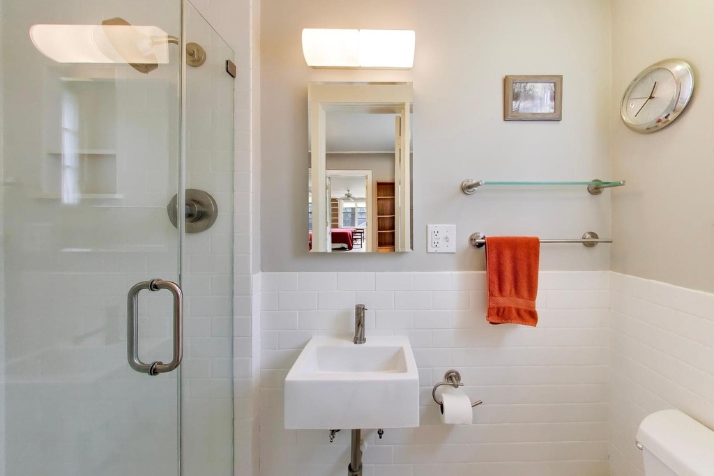 2624 Thayer Street - Photo 23