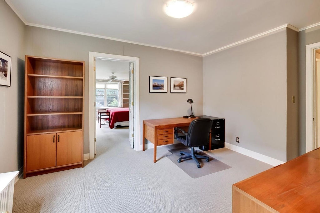2624 Thayer Street - Photo 20
