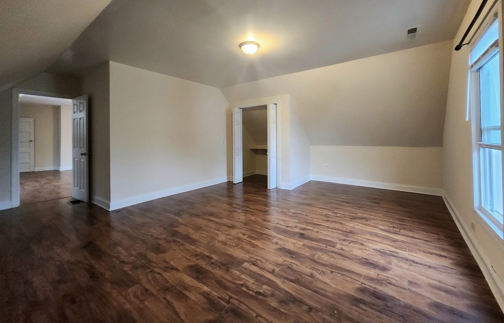 3523 W Fullerton Avenue - Photo 2