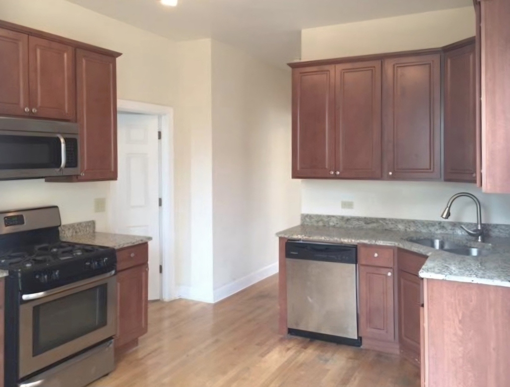 3523 W Fullerton Avenue - Photo 6