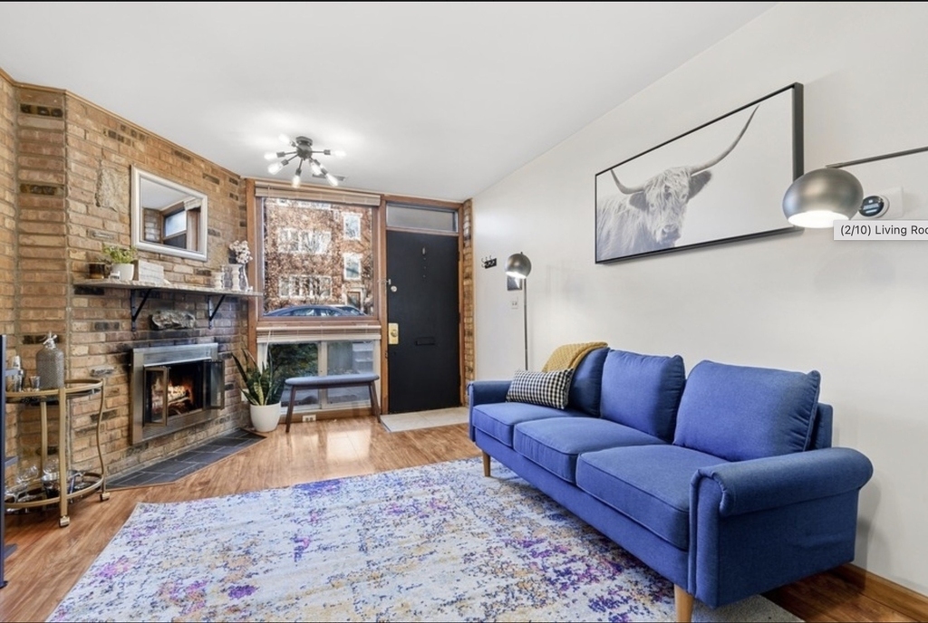 639 W Wellington Avenue - Photo 2
