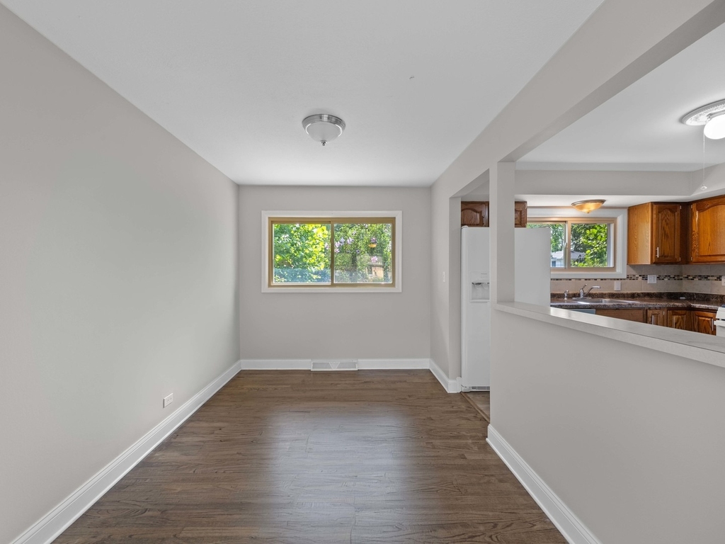 415 Tennyson Road - Photo 4