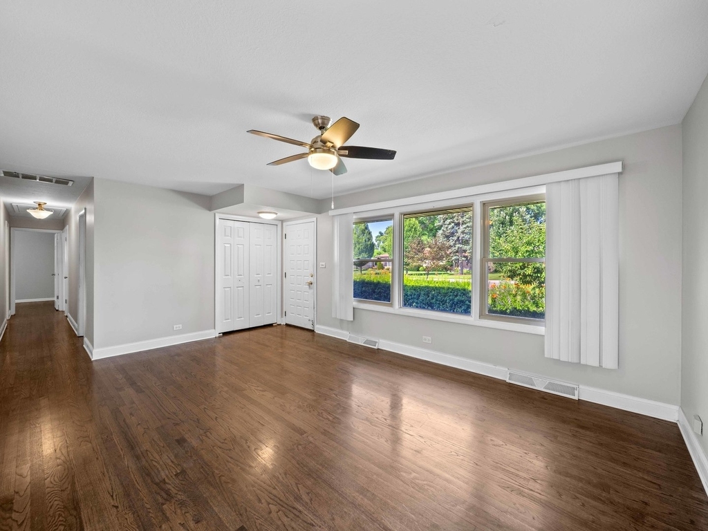 415 Tennyson Road - Photo 2