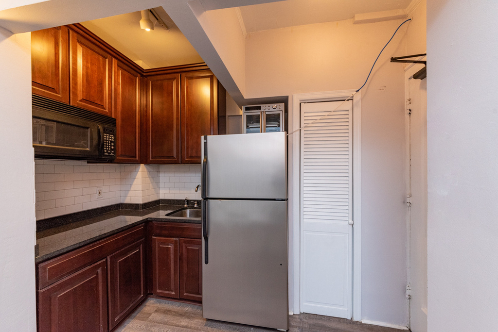 400 W Deming Place - Photo 5