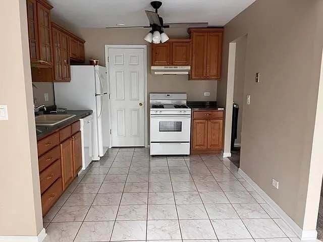 1544 Williamsburg Drive - Photo 1