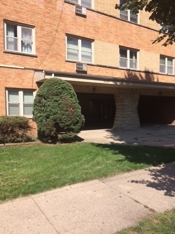 2420 W Berwyn Avenue - Photo 0
