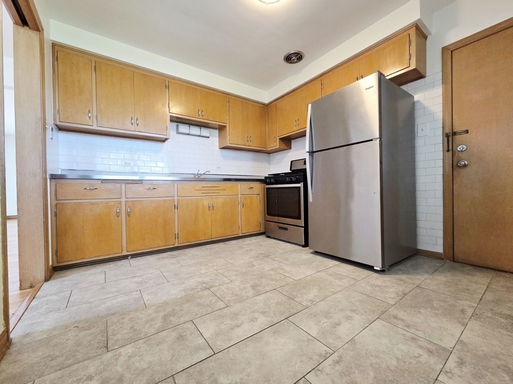 1431 Balmoral Avenue - Photo 4
