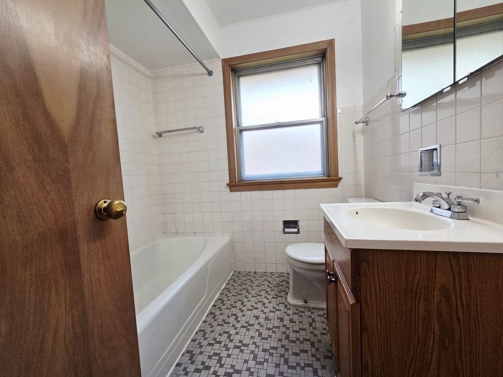 1431 Balmoral Avenue - Photo 7