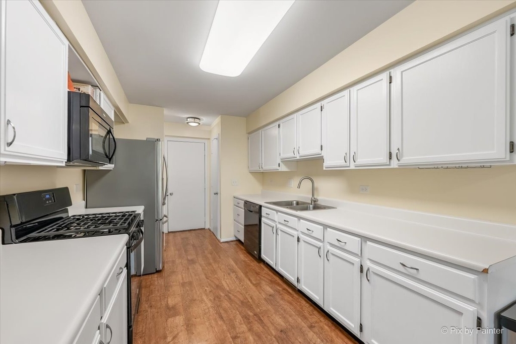 453 Village Creek Drive - Photo 9