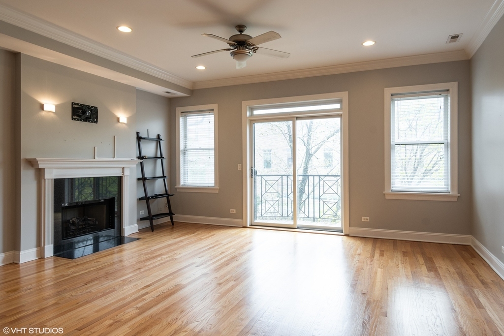 906 W Barry Avenue - Photo 4