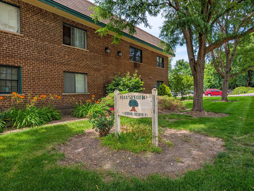 444 S Spring Road - Photo 0