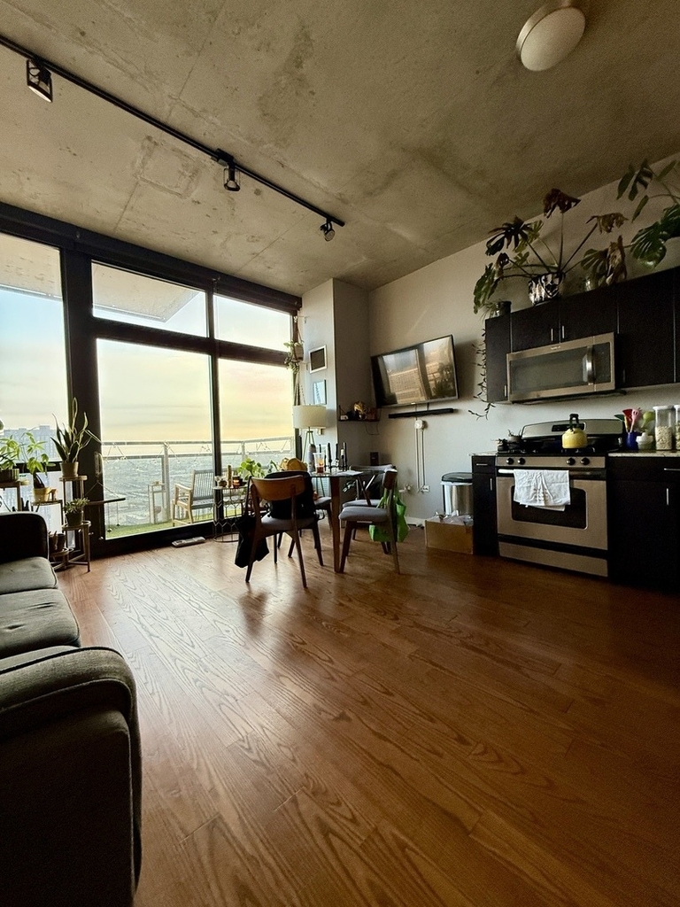 235 W Van Buren Street - Photo 10