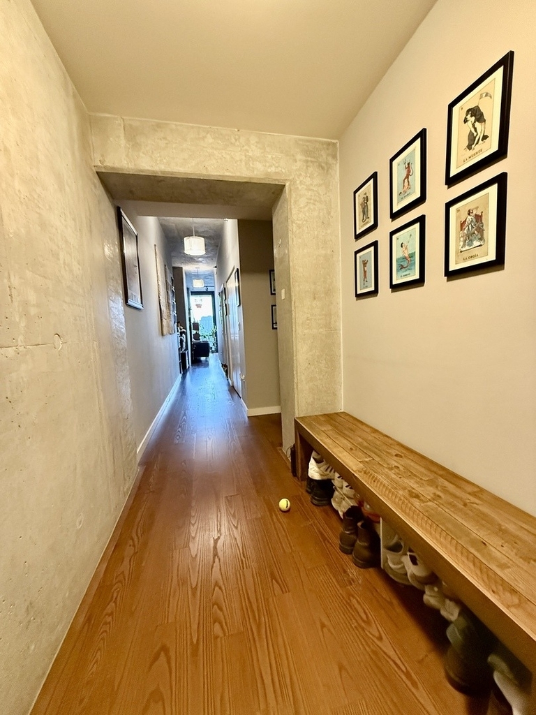 235 W Van Buren Street - Photo 4