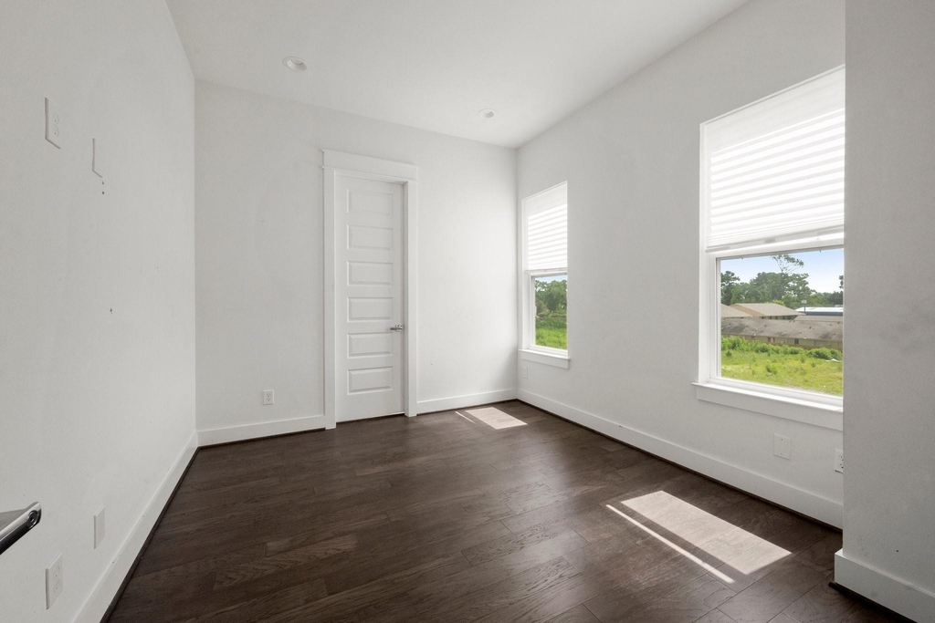 4706 Independence Heights - Photo 18