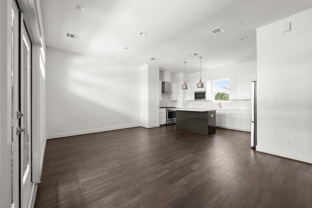 4706 Independence Heights - Photo 10