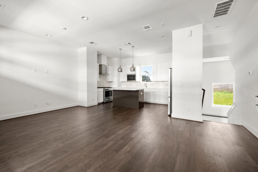 4706 Independence Heights - Photo 11