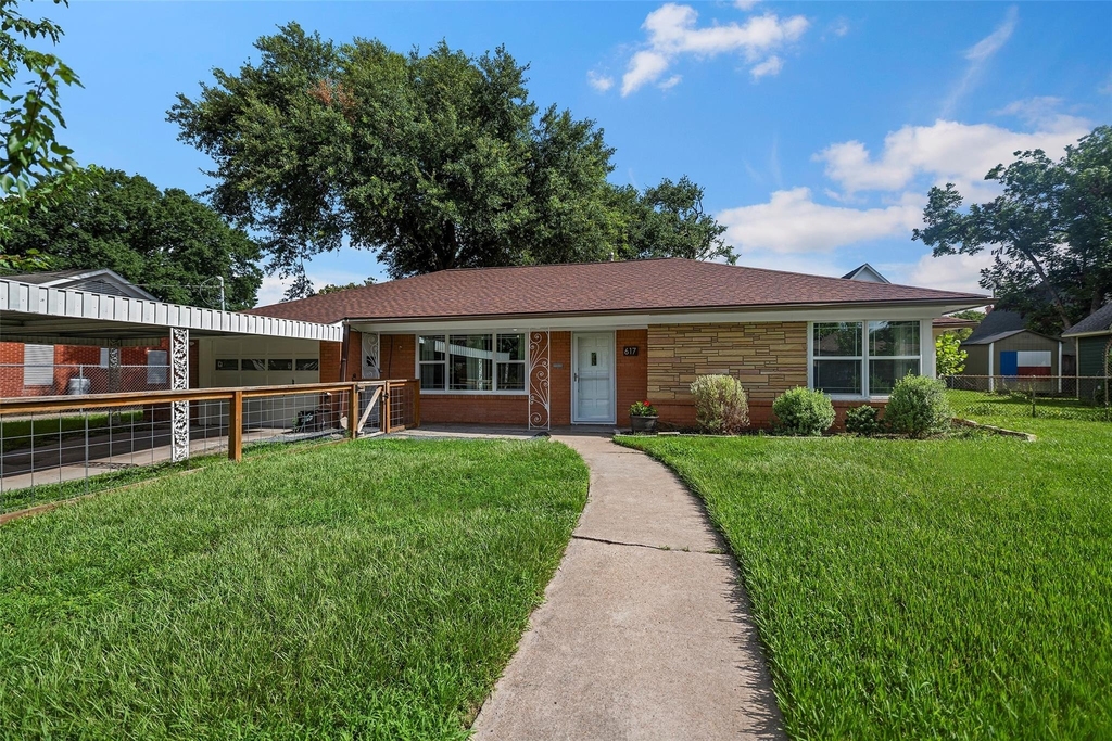 617 Graceland Street - Photo 0