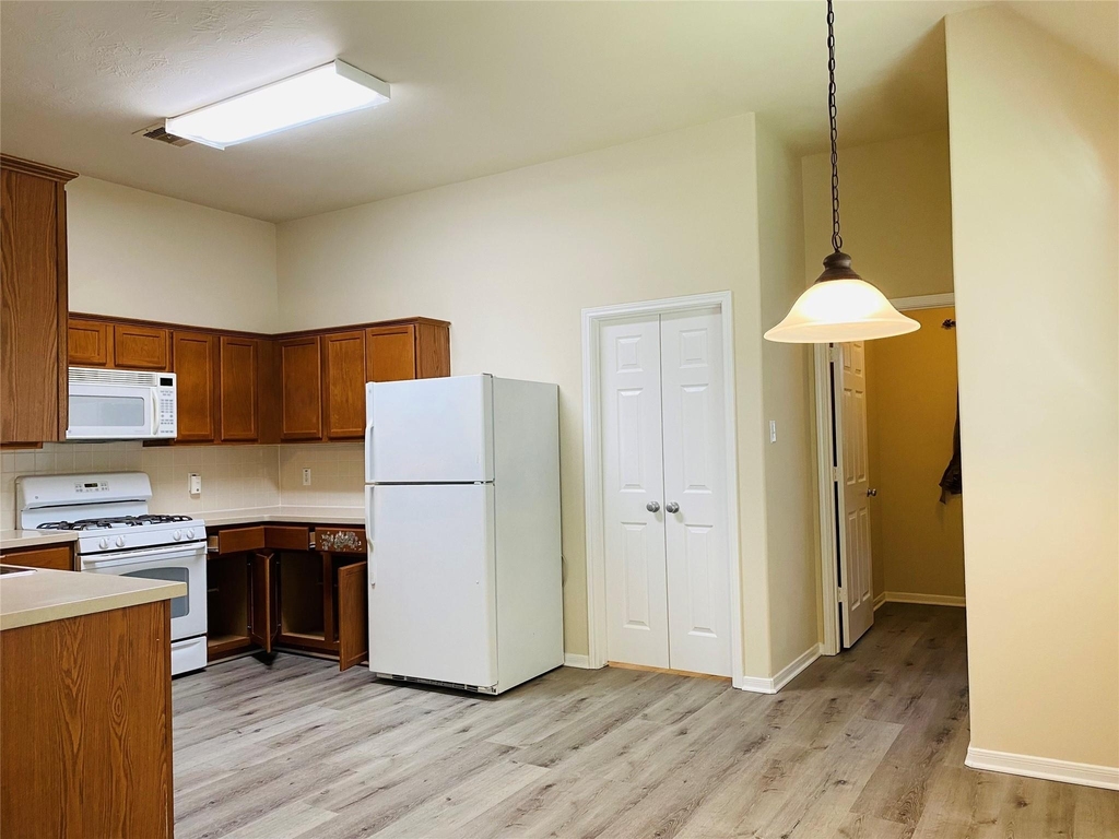 24710 Cobble Canyon Lane - Photo 4
