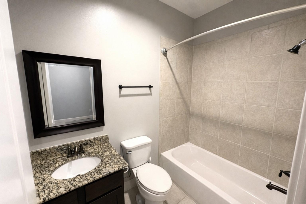 321 W 26th Street - Photo 22
