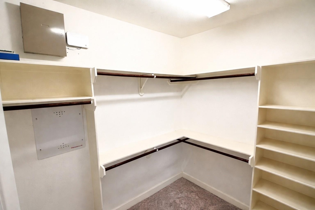 321 W 26th Street - Photo 16
