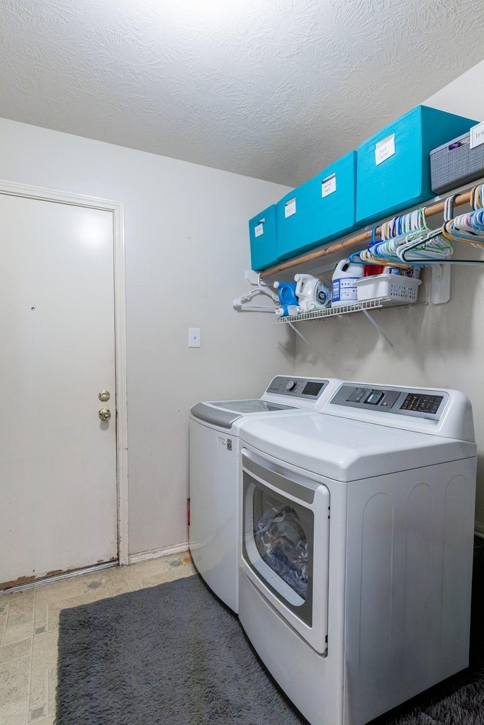 24027 Kingbriar Drive - Photo 19