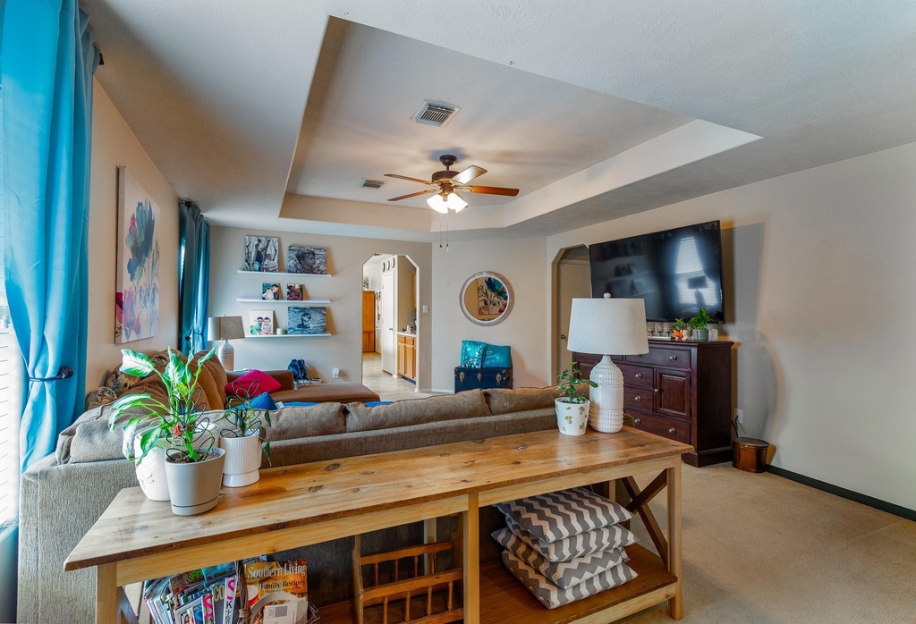 24027 Kingbriar Drive - Photo 5