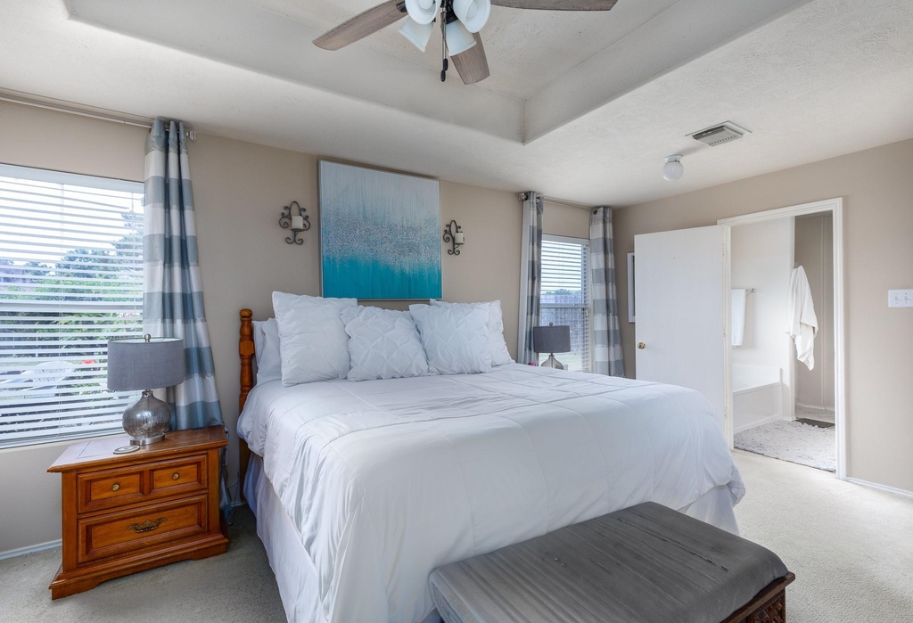 24027 Kingbriar Drive - Photo 11