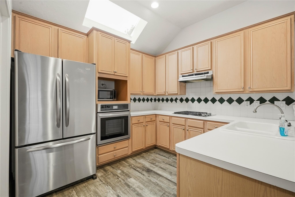 12242 Rutgers Park Court - Photo 10